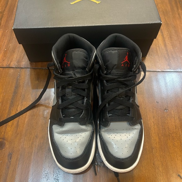 Big Kid’s Air Jordan 1 Mid - Picture 3 of 5